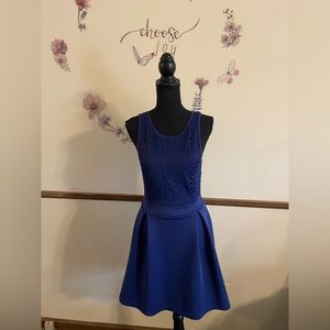 🐝NEW LISTING DINA BE size small